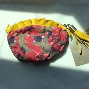 Anthropology berries zipped bag NWT